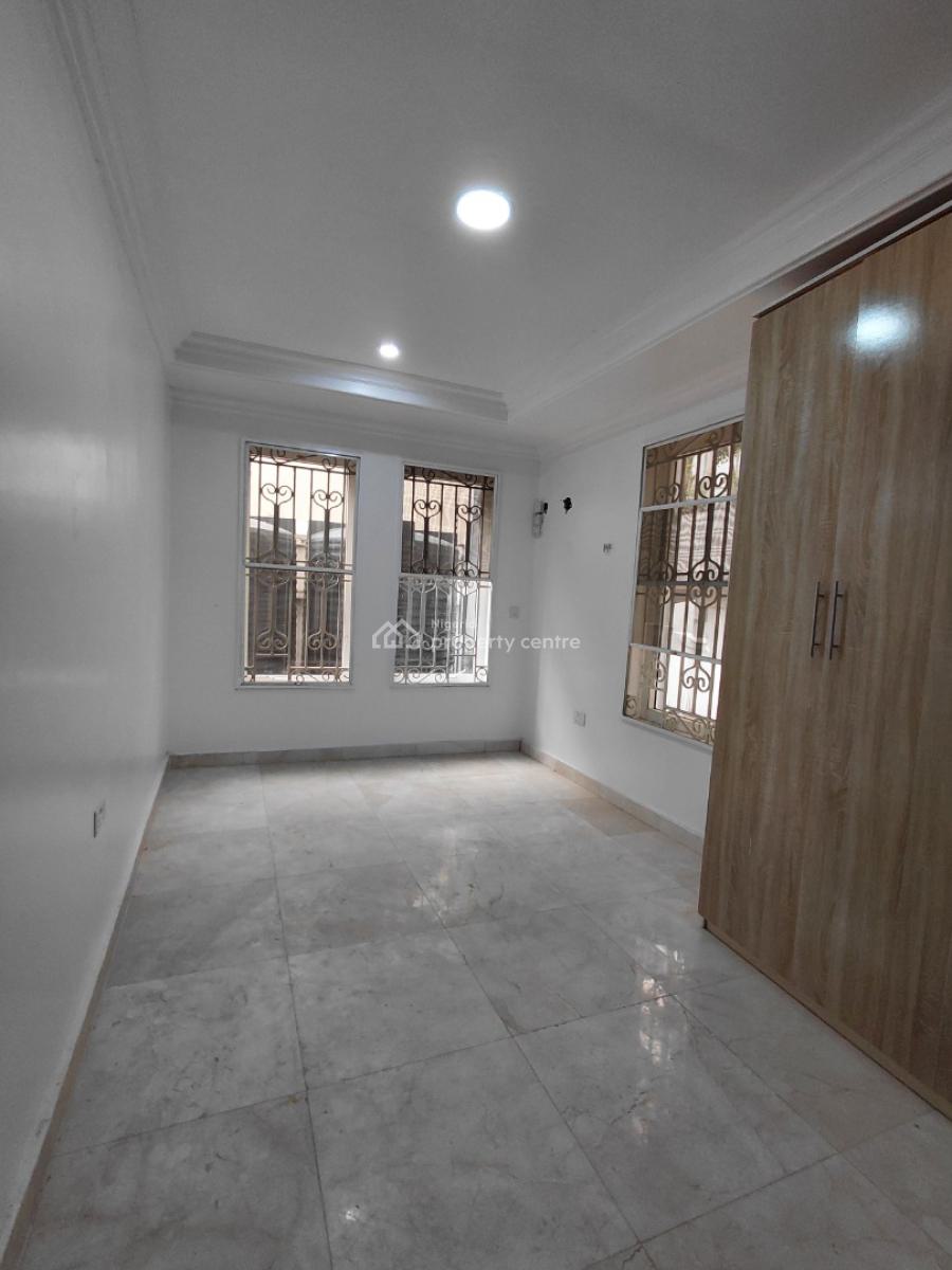 Newly Revamped 2 Bedroom Apartment with Spacious Kitchen, Lekki Phase 1, Lekki, Lagos, Flat / Apartment for Rent