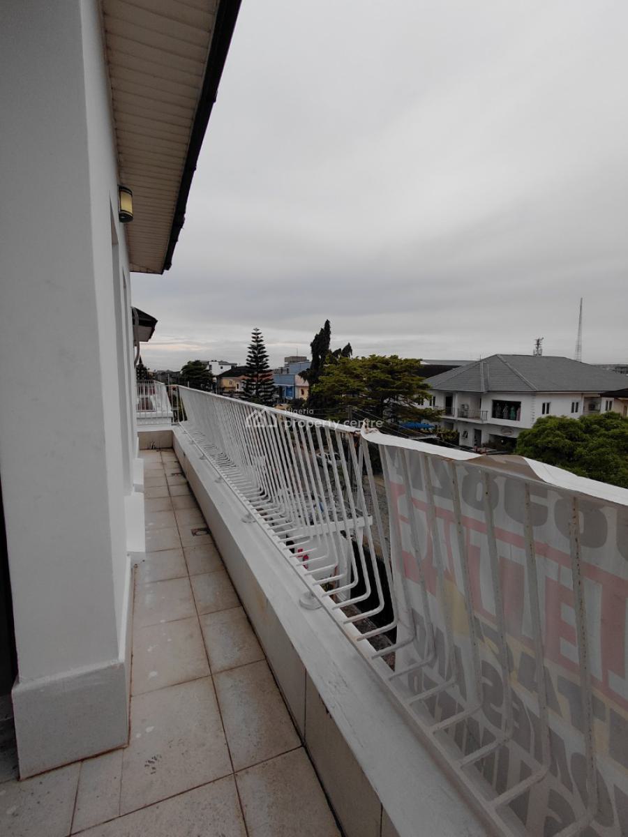 Very Spacious 2 Bedroom Apartment Upstairs with Great Balcony View, Lekki Phase 1, Lekki, Lagos, Flat / Apartment for Rent