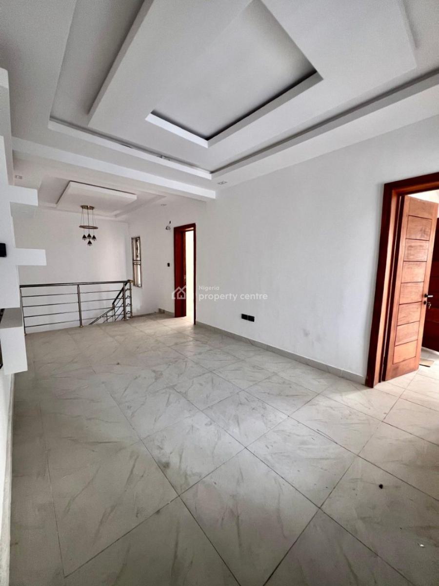 Beautiful 5-bedroom Maisonette with Inverter & Solar Panels, Lekki Phase 1, Lekki, Lagos, Flat / Apartment for Sale