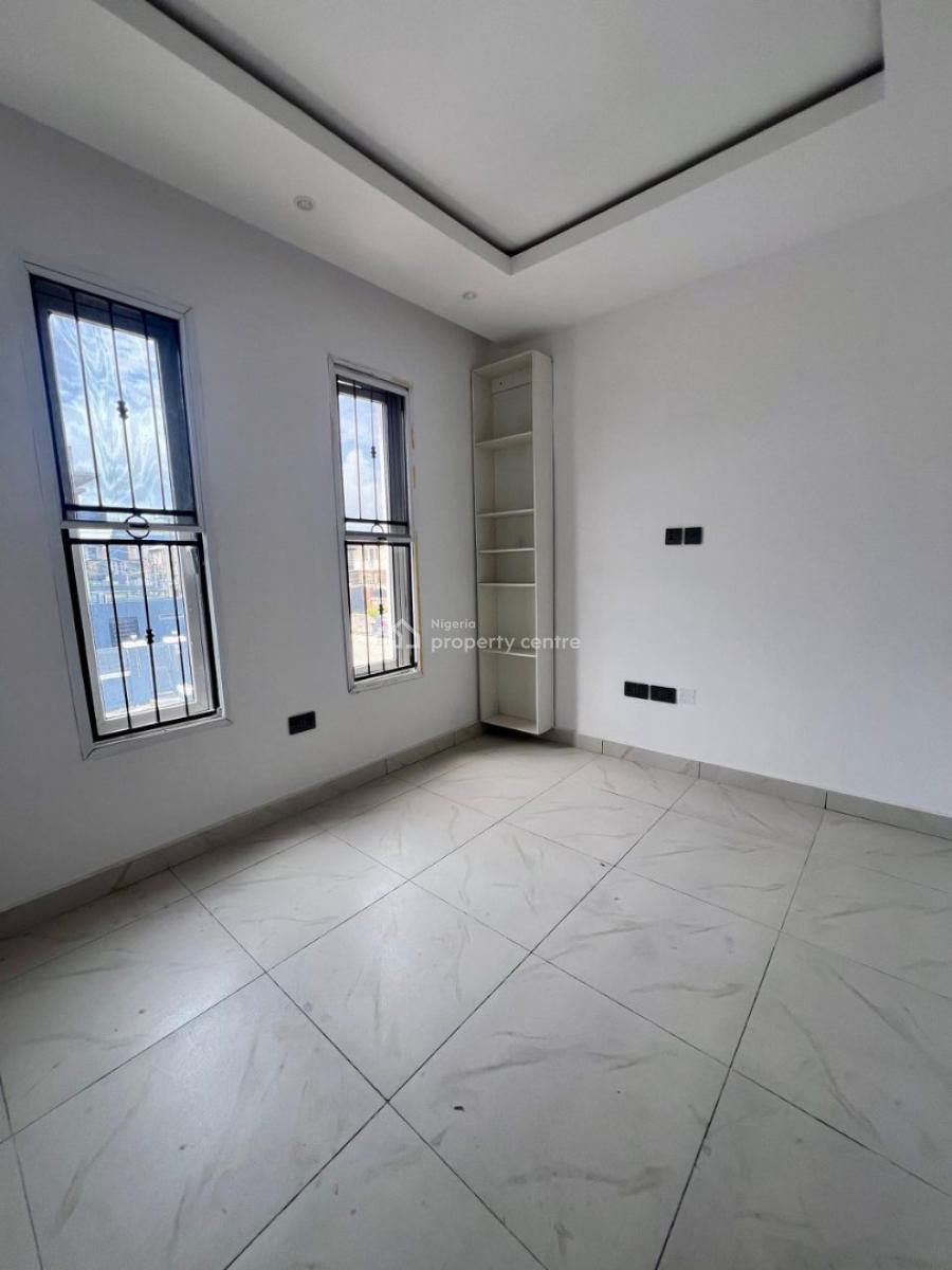 Beautiful 5-bedroom Maisonette with Inverter & Solar Panels, Lekki Phase 1, Lekki, Lagos, Flat / Apartment for Sale