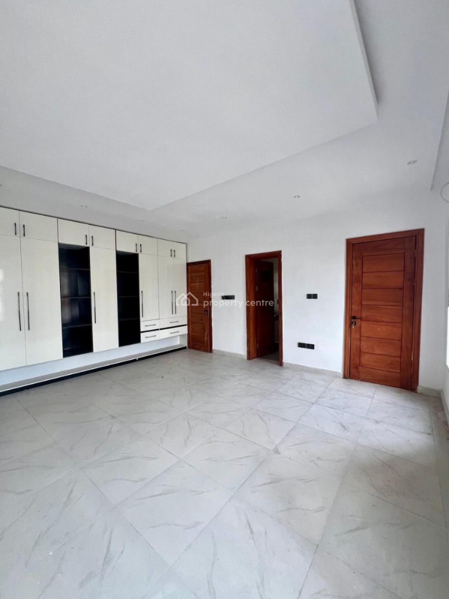 Beautiful 5-bedroom Maisonette with Inverter & Solar Panels, Lekki Phase 1, Lekki, Lagos, Flat / Apartment for Sale