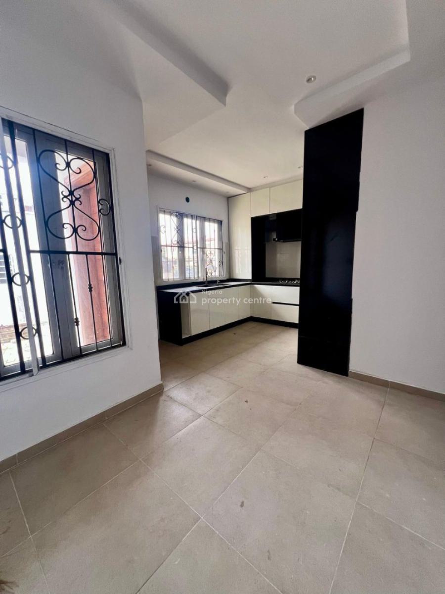 Beautiful 5-bedroom Maisonette with Inverter & Solar Panels, Lekki Phase 1, Lekki, Lagos, Flat / Apartment for Sale