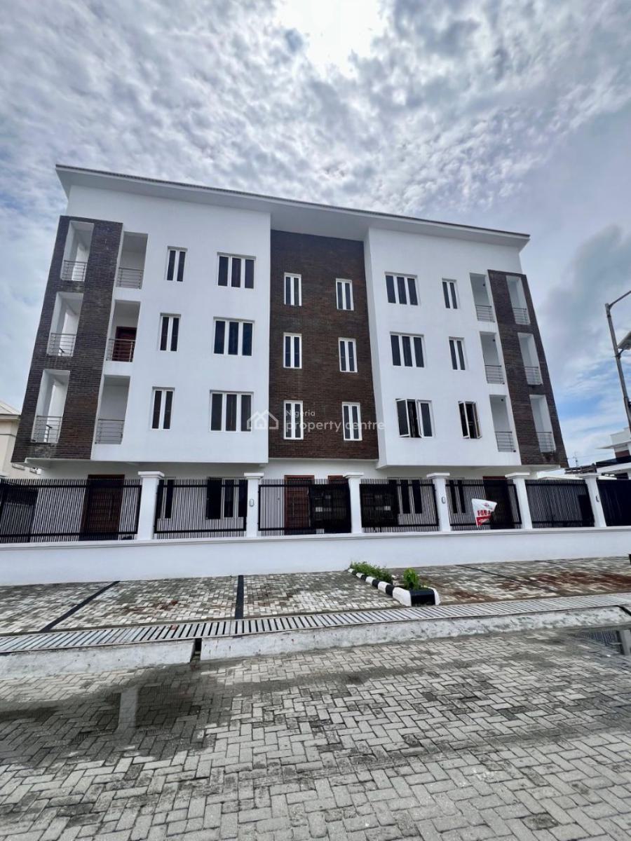 Beautiful 5-bedroom Maisonette with Inverter & Solar Panels, Lekki Phase 1, Lekki, Lagos, Flat / Apartment for Sale