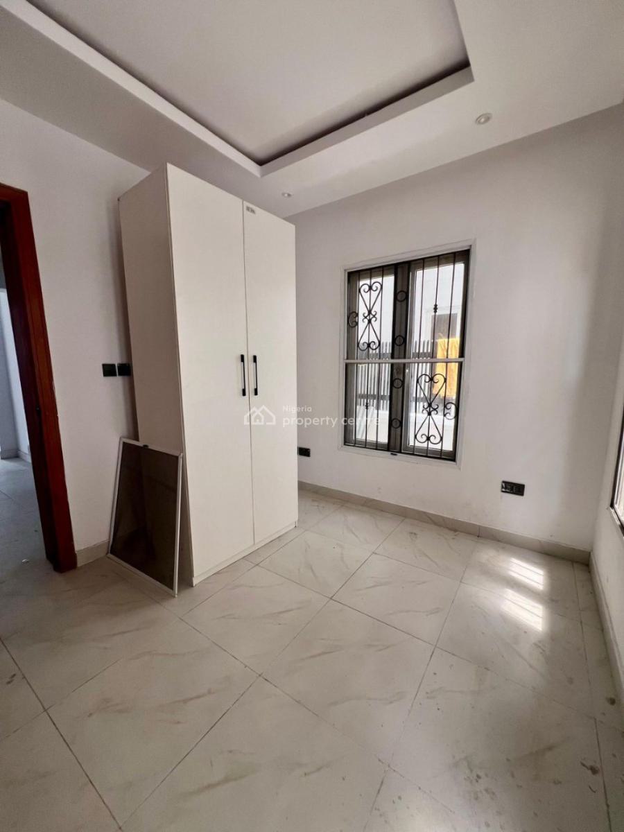 Beautiful 5-bedroom Maisonette with Inverter & Solar Panels, Lekki Phase 1, Lekki, Lagos, Flat / Apartment for Sale