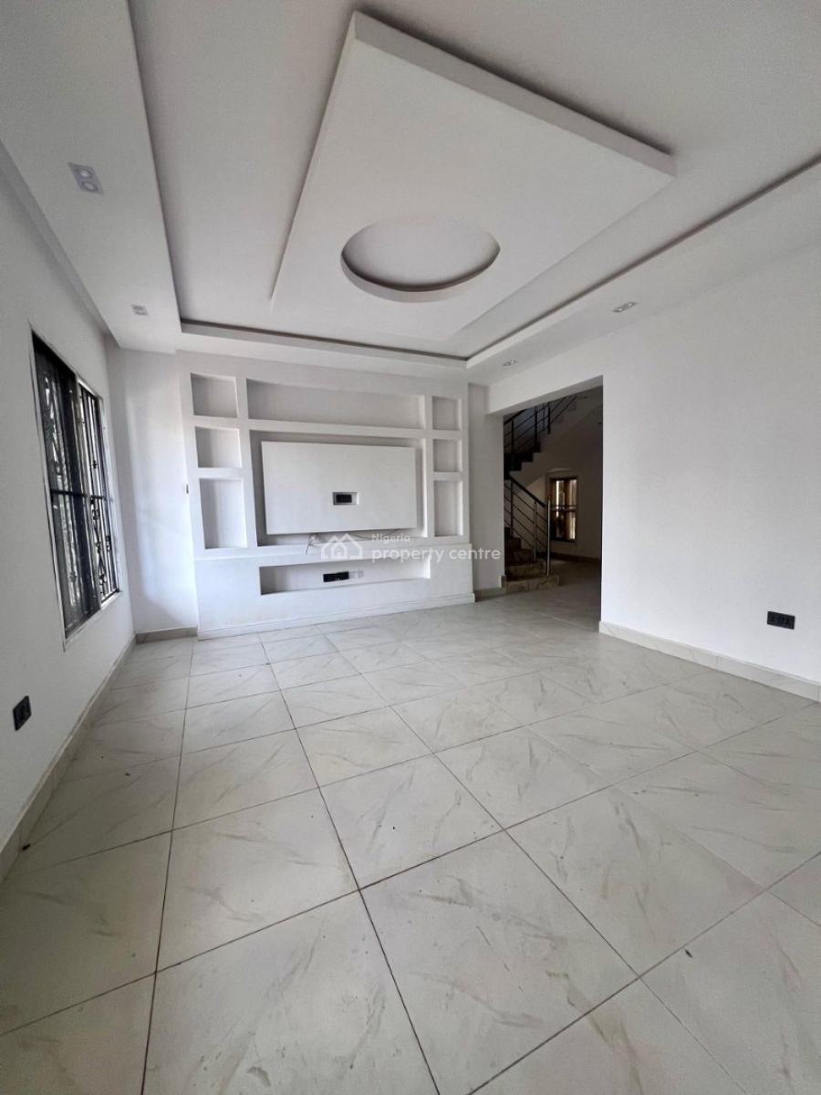 Beautiful 5-bedroom Maisonette with Inverter & Solar Panels, Lekki Phase 1, Lekki, Lagos, Flat / Apartment for Sale