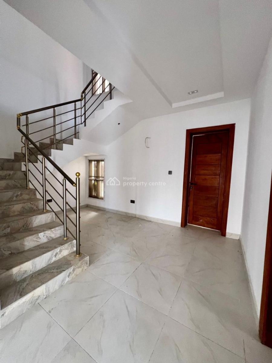 Beautiful 5-bedroom Maisonette with Inverter & Solar Panels, Lekki Phase 1, Lekki, Lagos, Flat / Apartment for Sale