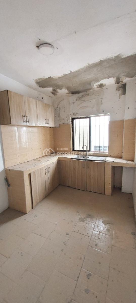 Spacious 2 Bedroom Flat Upstairs, Agungi, Lekki, Lagos, Flat / Apartment for Rent