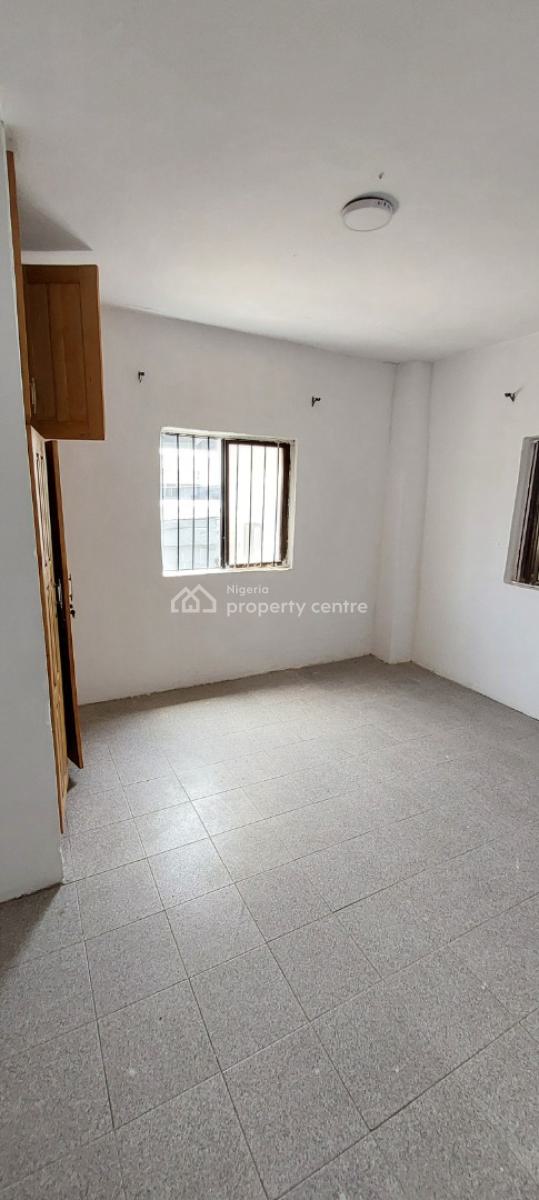 Spacious 2 Bedroom Flat Upstairs, Agungi, Lekki, Lagos, Flat / Apartment for Rent