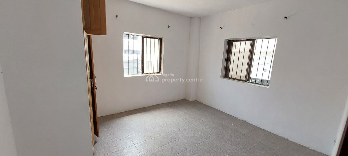 Spacious 2 Bedroom Flat Upstairs, Agungi, Lekki, Lagos, Flat / Apartment for Rent