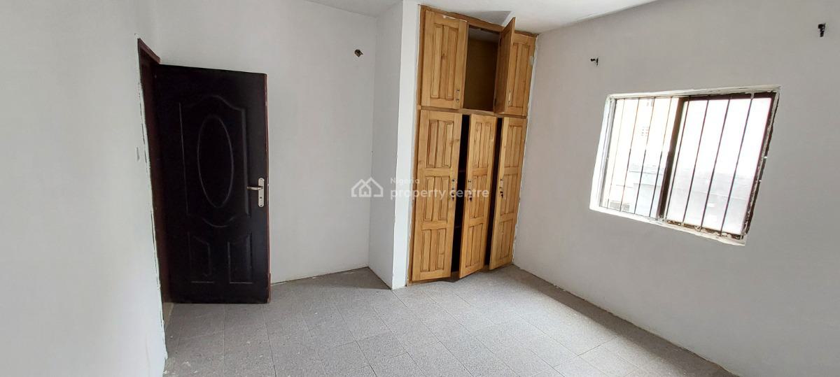 Spacious 2 Bedroom Flat Upstairs, Agungi, Lekki, Lagos, Flat / Apartment for Rent