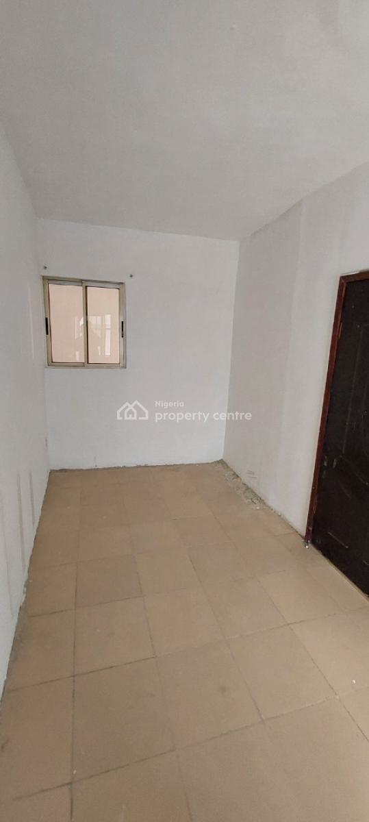 Spacious 2 Bedroom Flat Upstairs, Agungi, Lekki, Lagos, Flat / Apartment for Rent