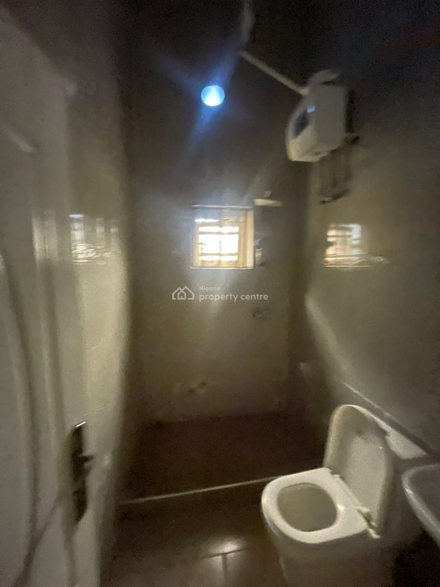 Well Finished 2 Bedroom Flat, Dawaki, Gwarinpa, Abuja, Flat / Apartment for Rent