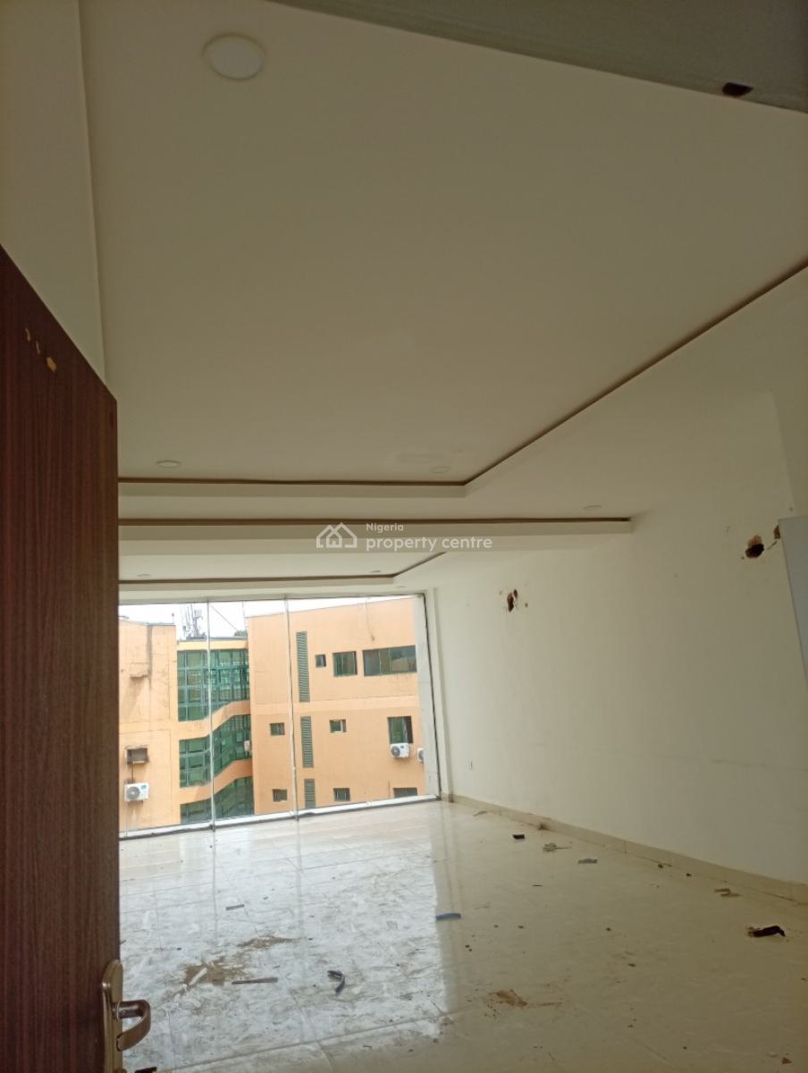Sharp 50sqms Corporate Office Space, Wuse 2, Abuja, Plaza / Complex / Mall for Rent