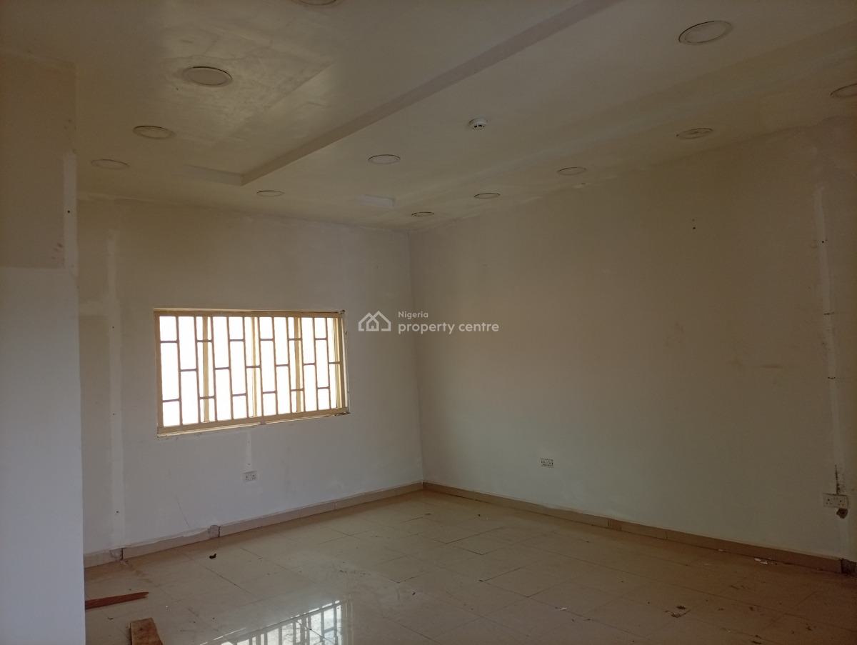 Spacious 40sqms Corporate Office Space, Wuse 2, Abuja, Plaza / Complex / Mall for Rent