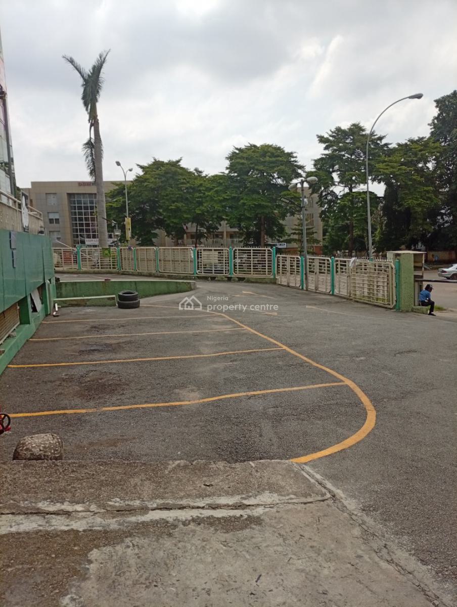 Spacious 40sqms Corporate Office Space, Wuse 2, Abuja, Plaza / Complex / Mall for Rent