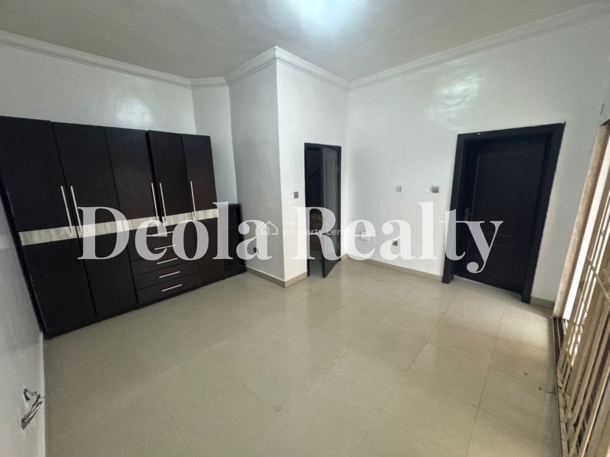 a Very Nice and Spacious 4 Bedroom Fully Serviced Terrace Duplex, Lekki Phase 1, Lekki, Lagos, Terraced Duplex for Rent