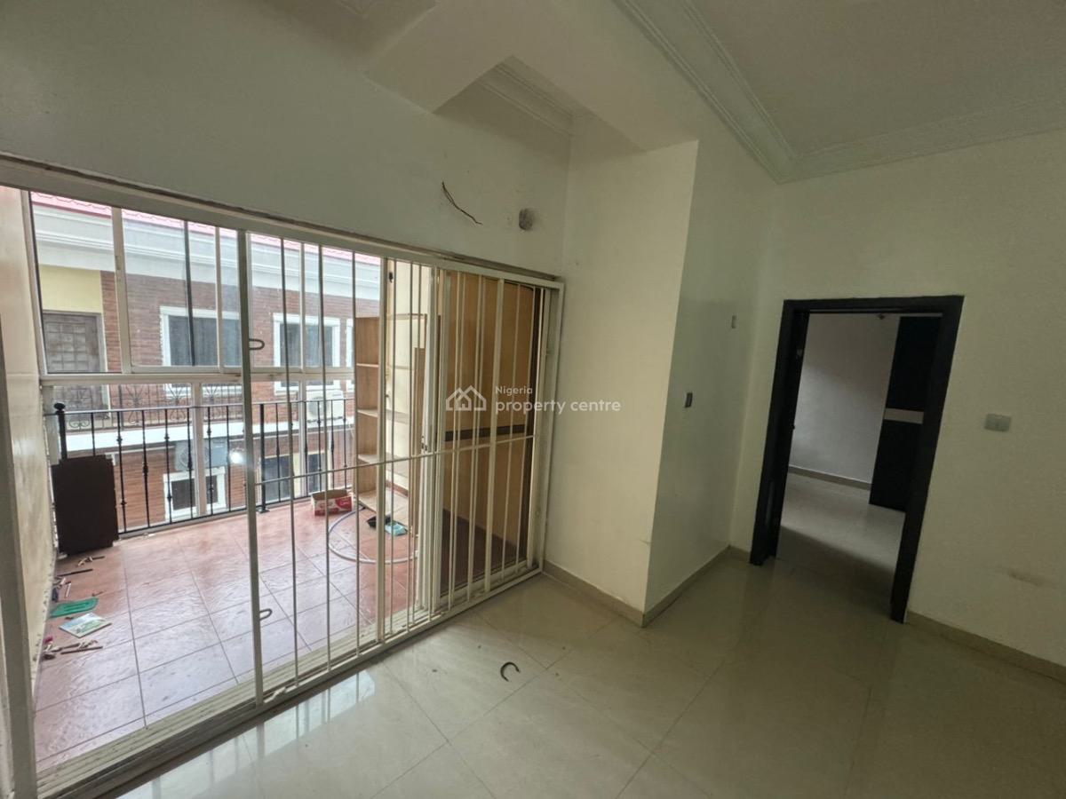 a Very Nice and Spacious 4 Bedroom Fully Serviced Terrace Duplex, Lekki Phase 1, Lekki, Lagos, Terraced Duplex for Rent