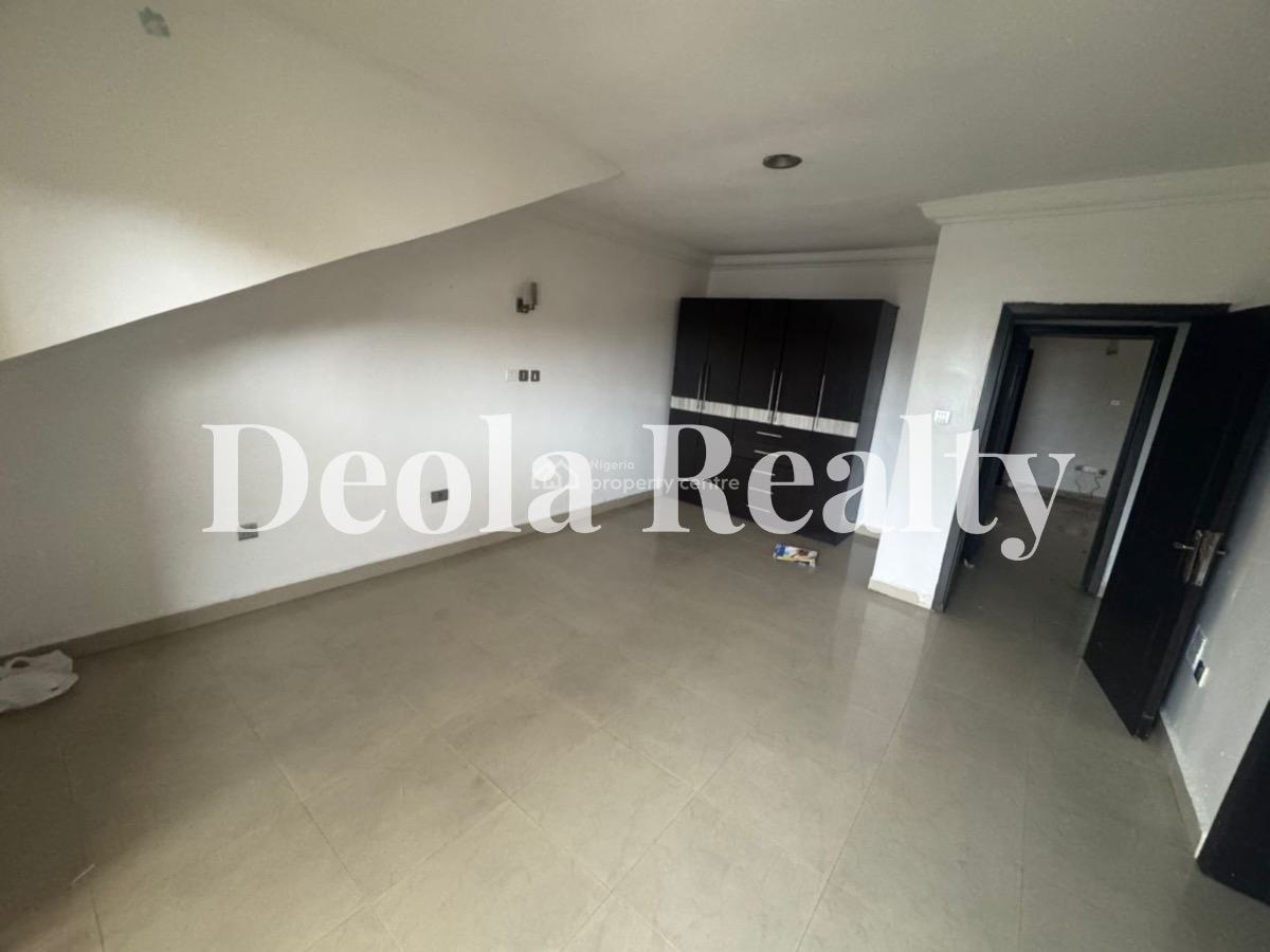 a Very Nice and Spacious 4 Bedroom Fully Serviced Terrace Duplex, Lekki Phase 1, Lekki, Lagos, Terraced Duplex for Rent