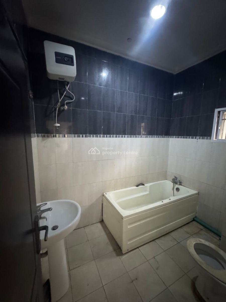 a Very Nice and Spacious 4 Bedroom Fully Serviced Terrace Duplex, Lekki Phase 1, Lekki, Lagos, Terraced Duplex for Rent
