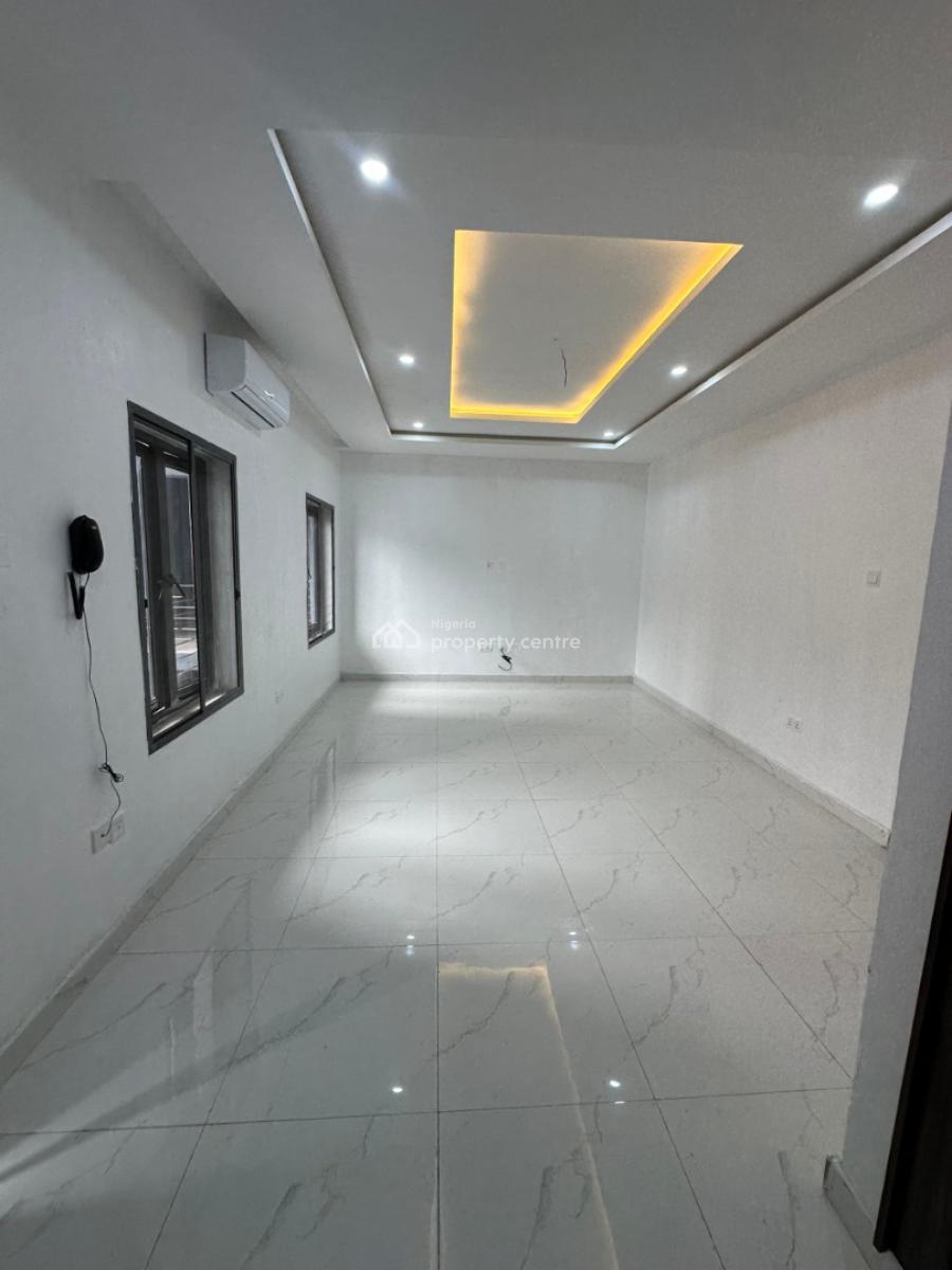 Beautifully Built  1 Bedroom Apartment with Swimming Pool, Gym and Ele, Ikoyi, Lagos, Flat / Apartment for Rent