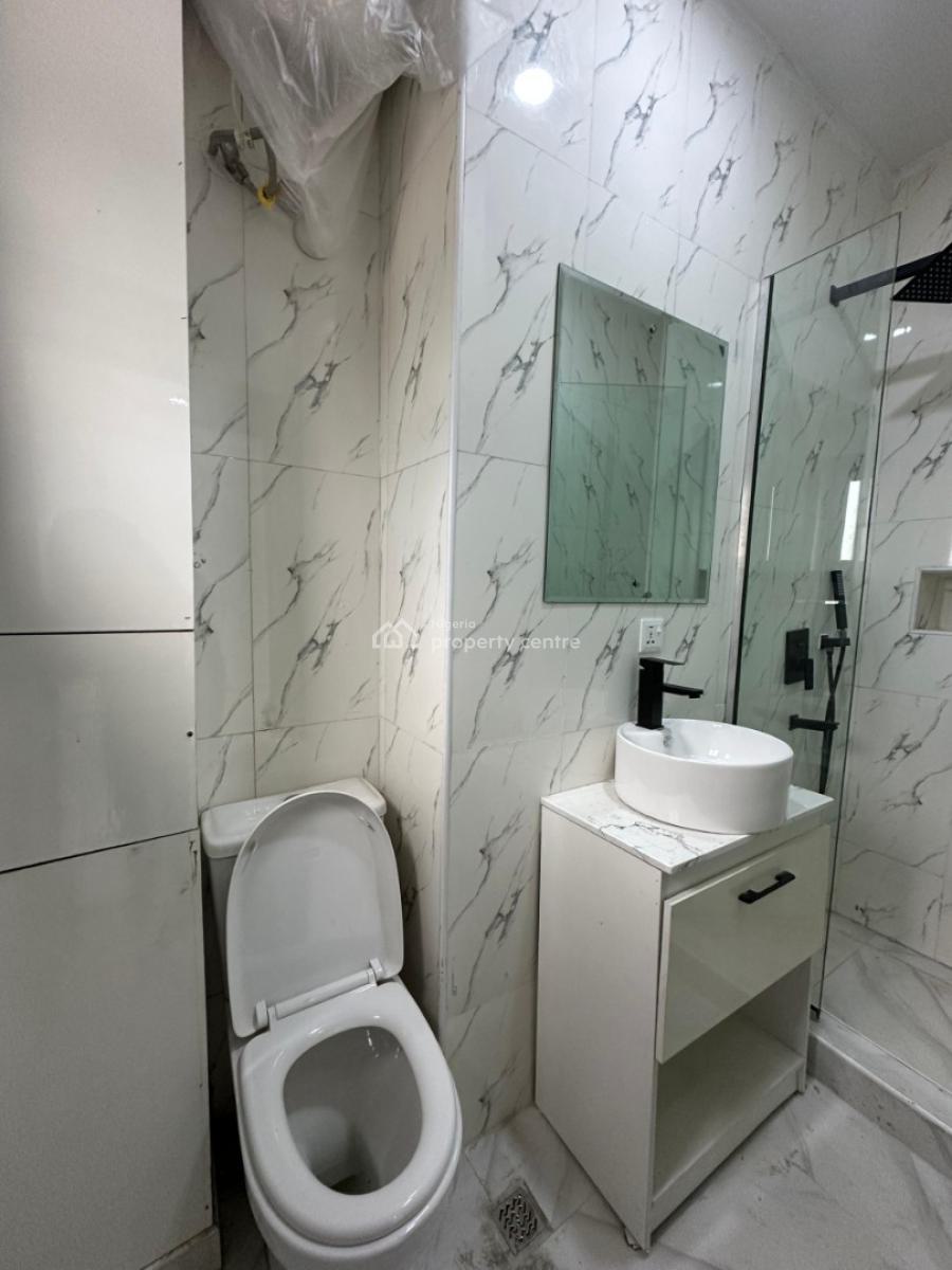 Beautifully Built  1 Bedroom Apartment with Swimming Pool, Gym and Ele, Ikoyi, Lagos, Flat / Apartment for Rent