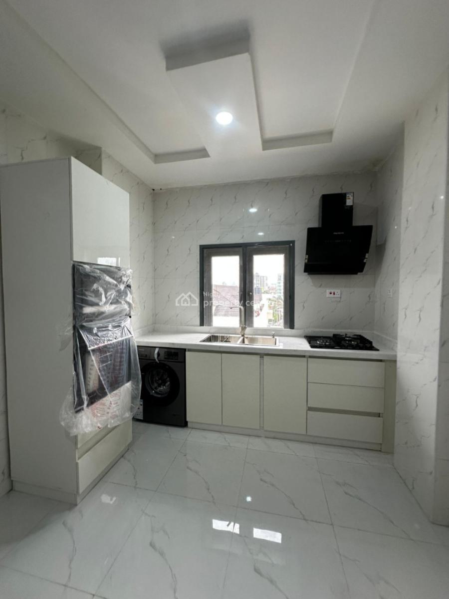 Beautifully Built  1 Bedroom Apartment with Swimming Pool, Gym and Ele, Ikoyi, Lagos, Flat / Apartment for Rent