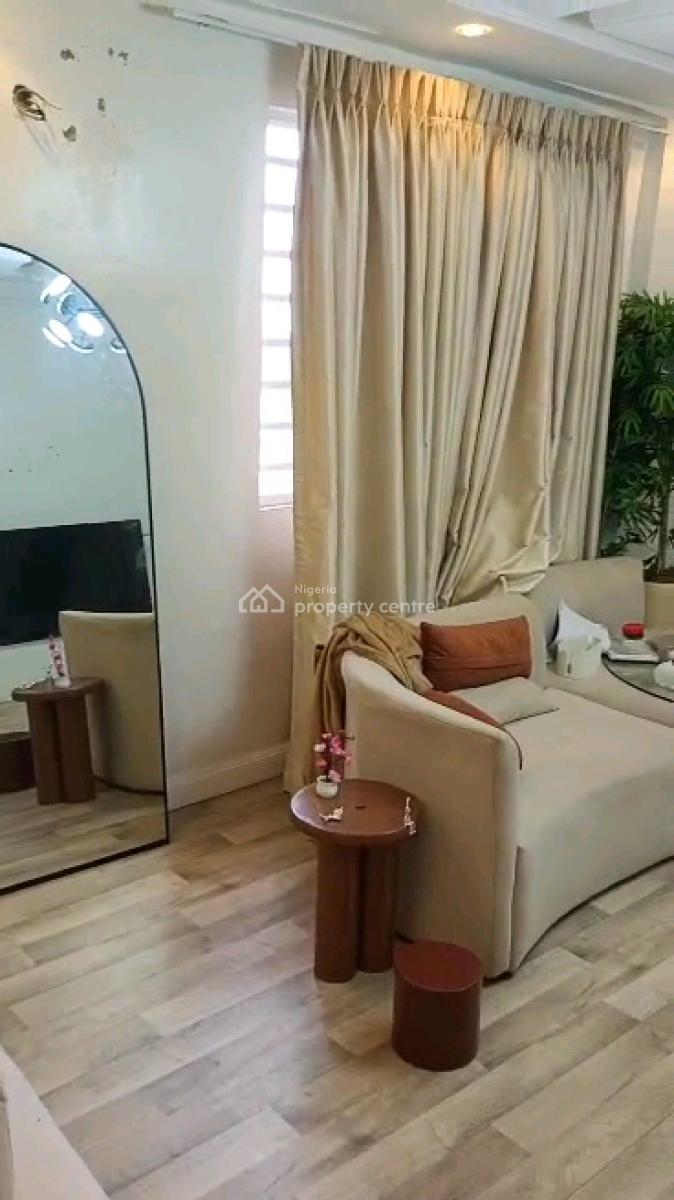 Standard and Spacious Mini Flat, Adekunle, Adekunle, Yaba, Lagos, Mini Flat (room and Parlour) for Rent