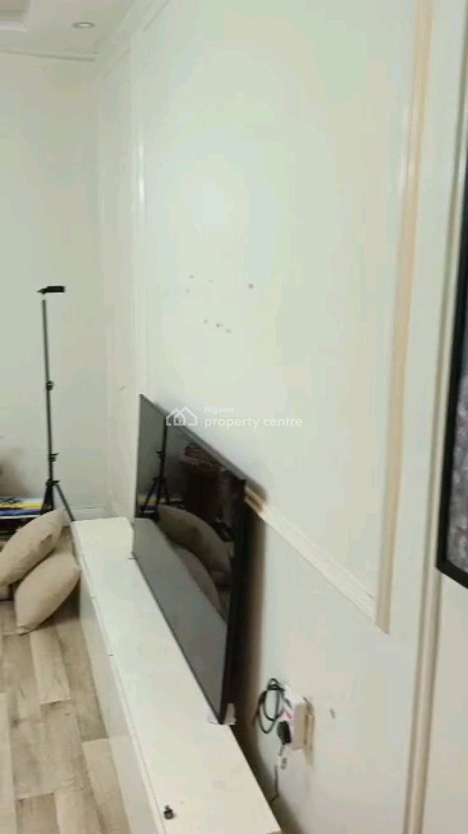 Standard and Spacious Mini Flat, Adekunle, Adekunle, Yaba, Lagos, Mini Flat (room and Parlour) for Rent