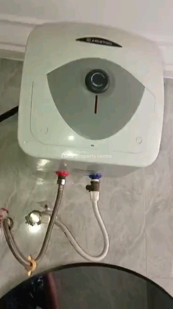 Standard and Spacious Mini Flat, Adekunle, Adekunle, Yaba, Lagos, Mini Flat (room and Parlour) for Rent