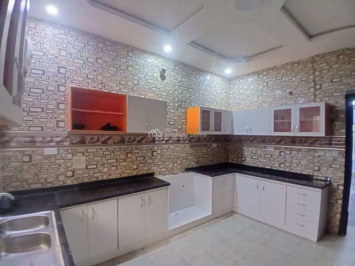 Fully Serviced and a Refurbished 3 Bedroom Terrace Duplex, Lekki Phase 1, Lekki Phase 1, Lekki, Lagos, Terraced Duplex for Rent