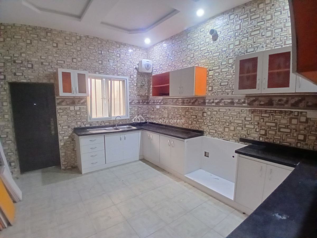 Fully Serviced and a Refurbished 3 Bedroom Terrace Duplex, Lekki Phase 1, Lekki Phase 1, Lekki, Lagos, Terraced Duplex for Rent