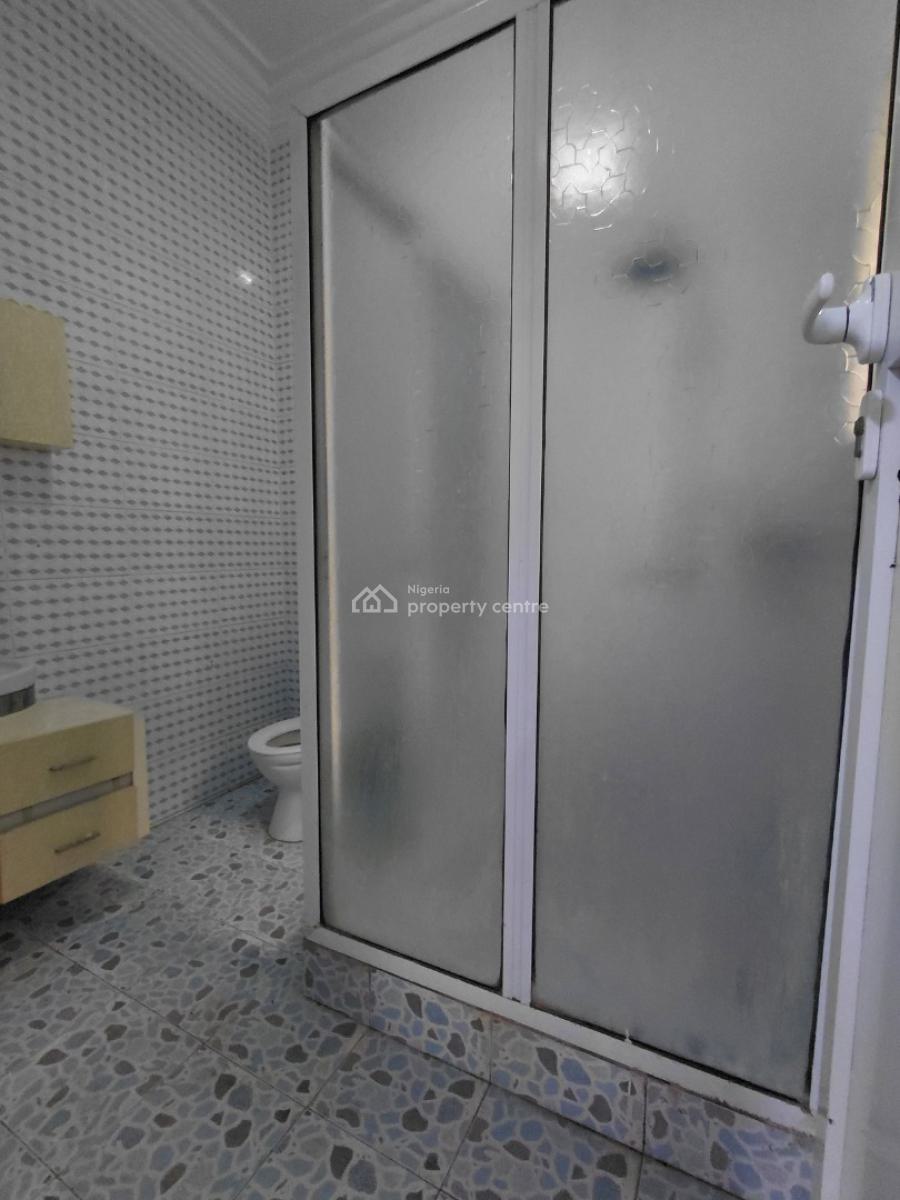 Neatly Finished Spacious 3 Bedroom Apartment, Lekki Phase 1, Lekki, Lagos, Flat / Apartment for Rent