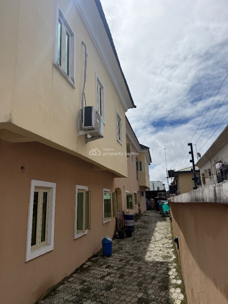 Spacious 3bedroom Block of Flats, Thomas Estate, Ajiwe, Ajah, Lagos, Flat / Apartment for Sale