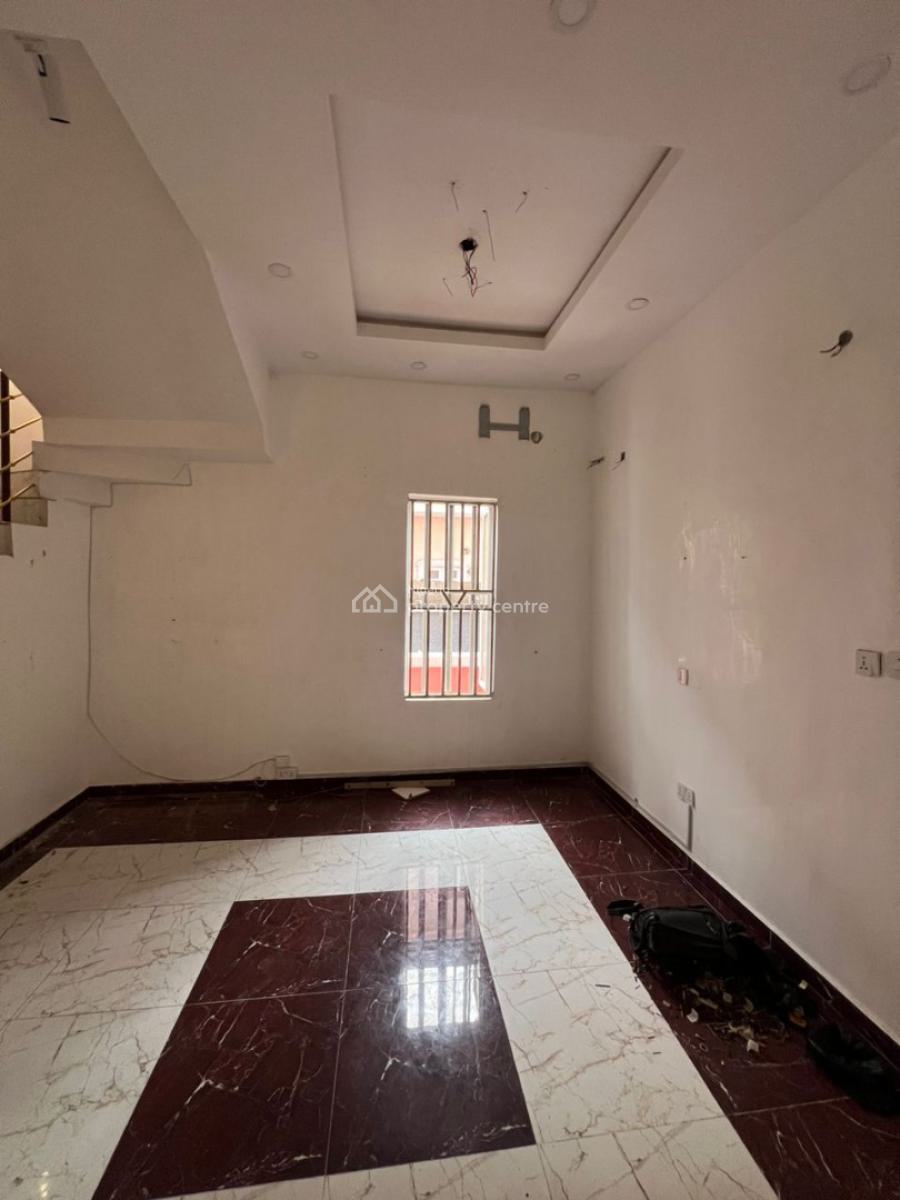 1 Bedroom Min Flat in Chevron Lekki, Bera  Estate Chevron, Lekki, Lagos, Mini Flat (room and Parlour) for Rent
