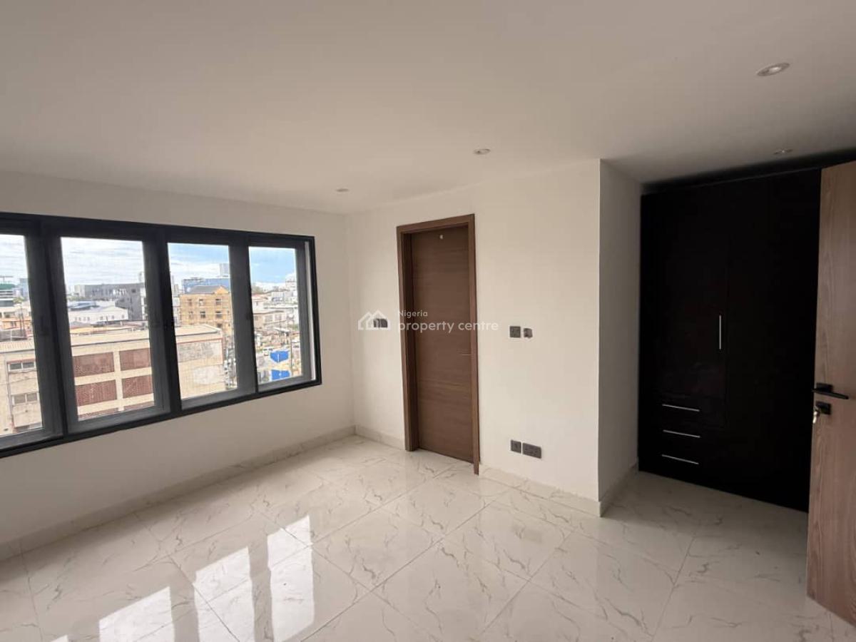 Beautifully Finished 6 Units of 2 Bedroom Apartments with Amenities, Off Keffi Street, Ikoyi, Lagos, Block of Flats for Sale