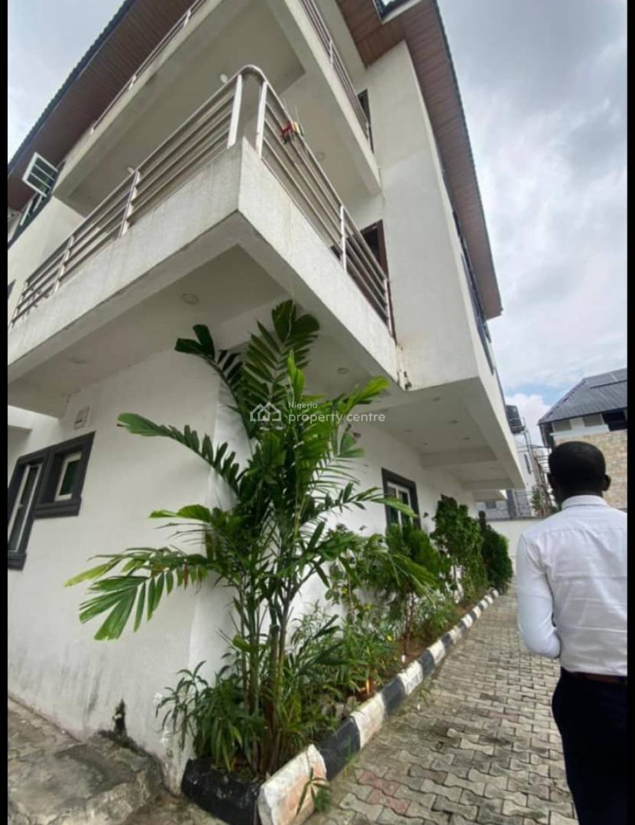 Newly Renovated 3-bedroom Flat with Room Bq ., Off Admiralty Way, Lekki Phase 1, Lekki, Lagos, House for Rent