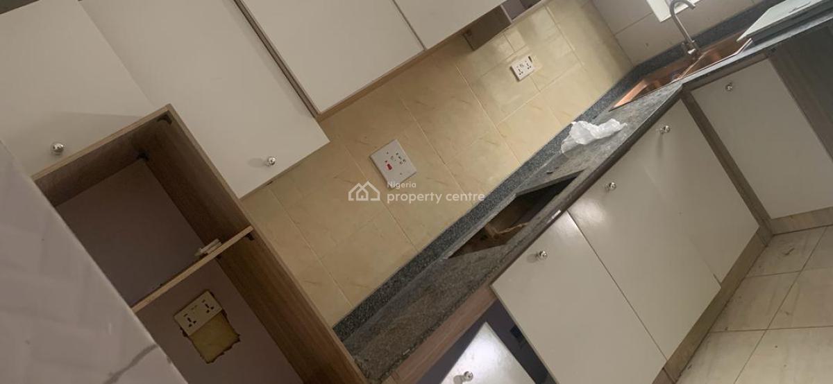 Spacious 2 Bedroom Flat, Osapa, Lekki, Lagos, Flat / Apartment for Rent