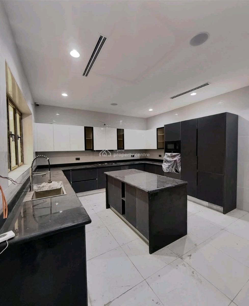 Luxury Living Redefined in Guzape, Abuja! 6-bedroom Ful, Guzape District, Abuja, House for Sale