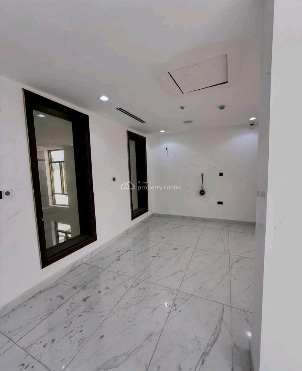 Luxury Living Redefined in Guzape, Abuja! 6-bedroom Ful, Guzape District, Abuja, House for Sale