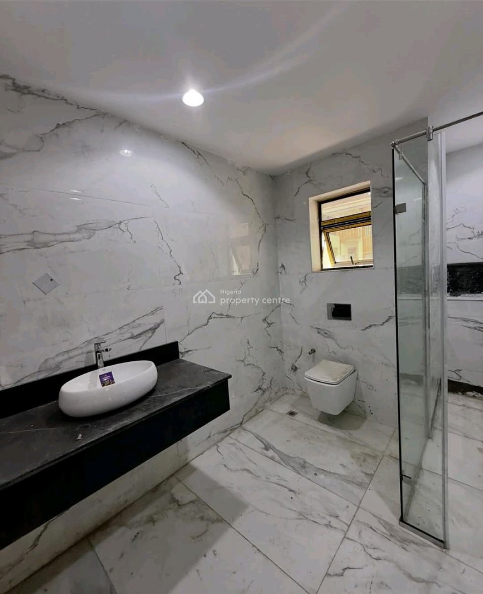 Luxury Living Redefined in Guzape, Abuja! 6-bedroom Ful, Guzape District, Abuja, House for Sale