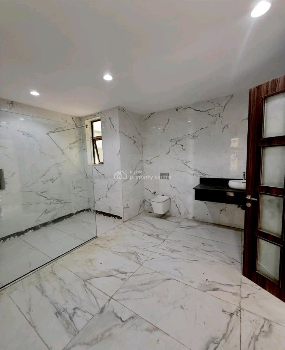 Luxury Living Redefined in Guzape, Abuja! 6-bedroom Ful, Guzape District, Abuja, House for Sale