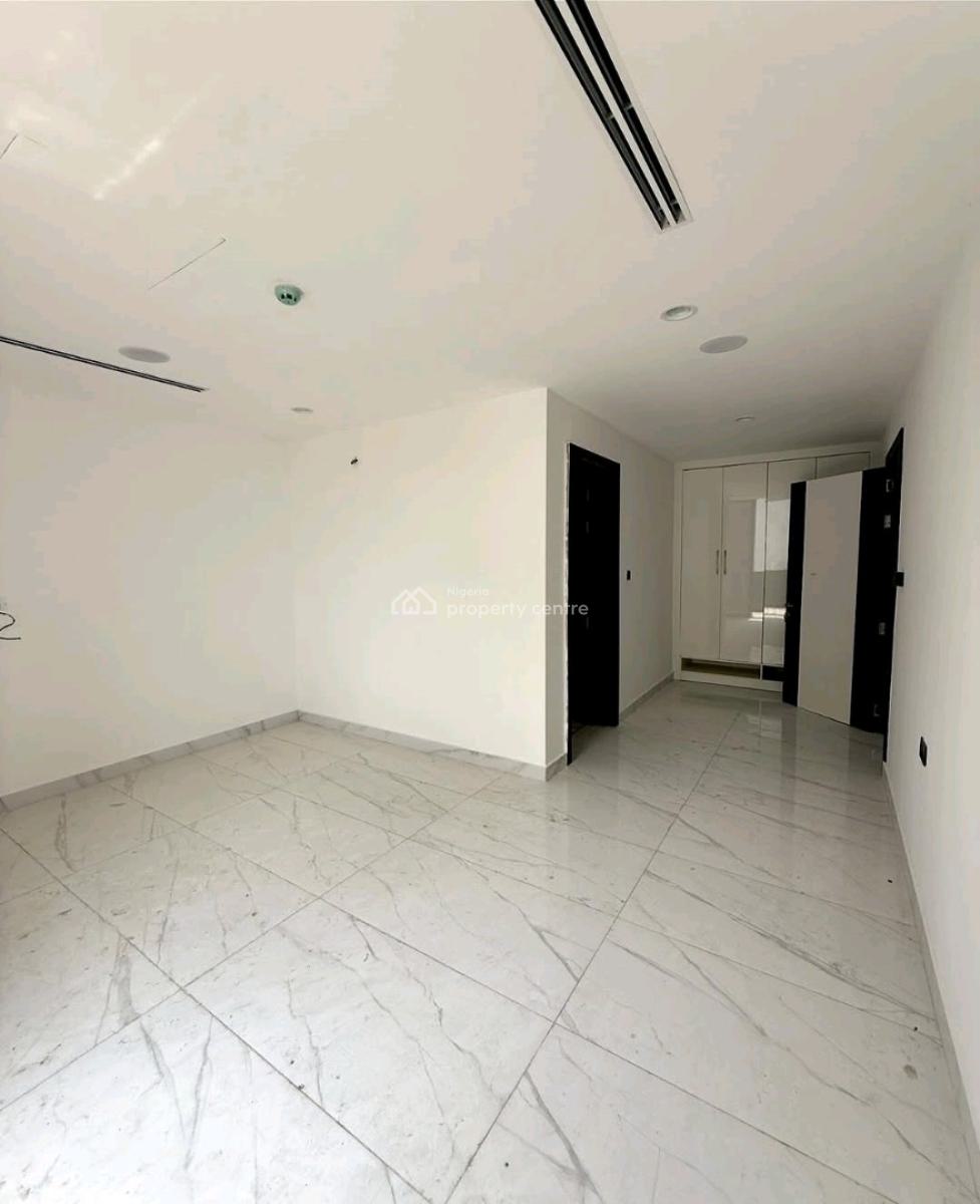 Luxury Living Redefined in Guzape, Abuja! 6-bedroom Ful, Guzape District, Abuja, House for Sale