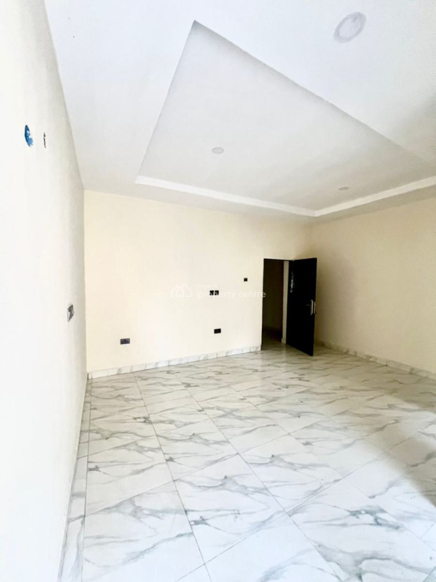 Very Distress 4bedroom Terrace Duplex in Guzape, Guzape District, Abuja, Terraced Duplex for Sale