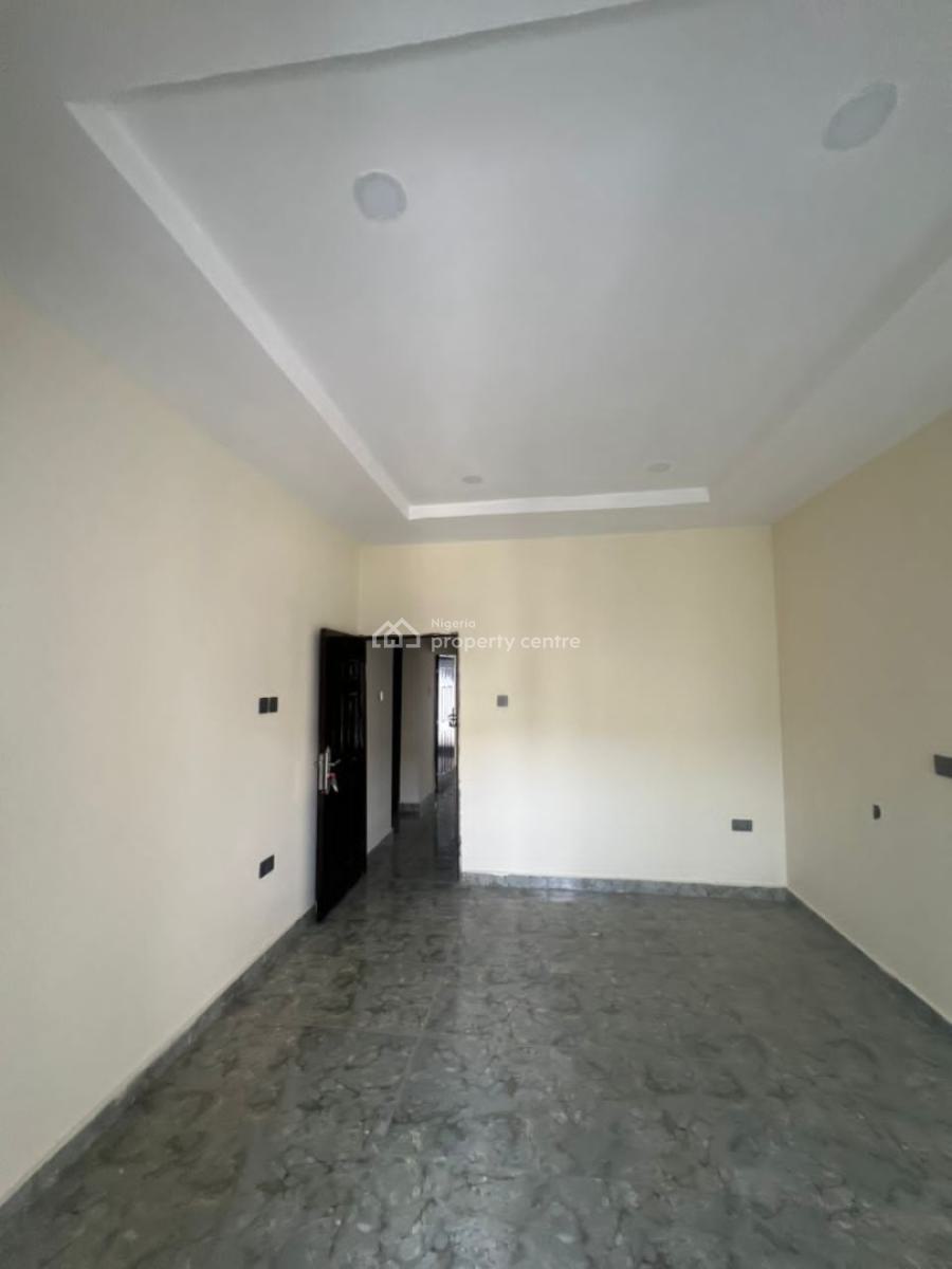 Very Distress 4bedroom Terrace Duplex in Guzape, Guzape District, Abuja, Terraced Duplex for Sale
