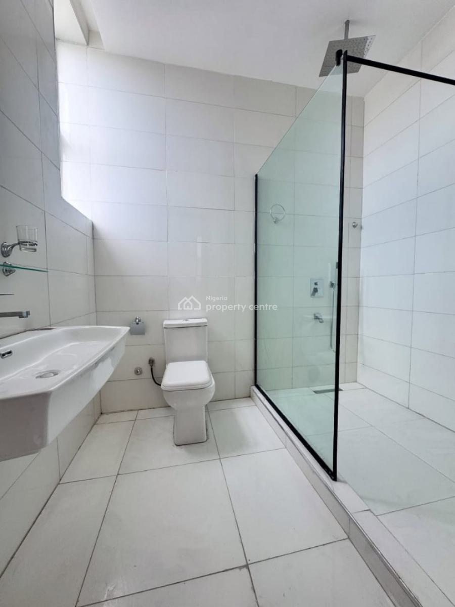 1 Bedroom, Elevator, Swimming Pool, Spacious Living, Refigerator, Lekki Phase 1, Lekki, Lagos, Flat / Apartment for Sale