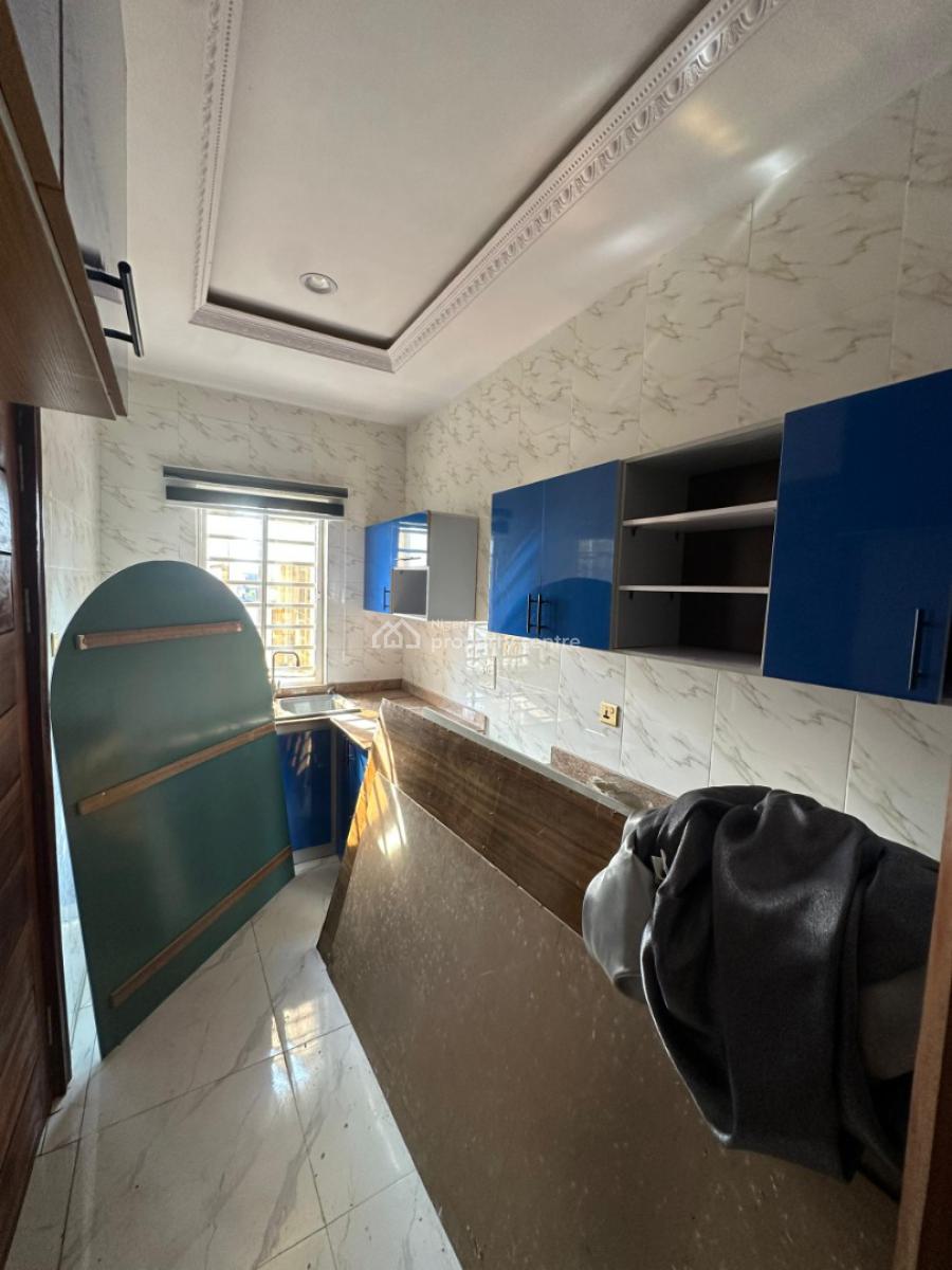 2-bedroom Apartment, Ologolo Lekki, Lekki, Lagos, Flat / Apartment for Rent