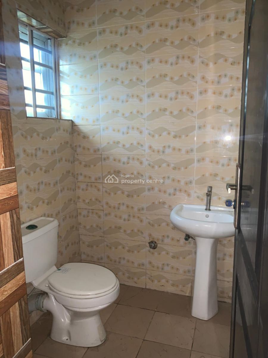 Standard and Spacious 3 Bedroom Apartment, Okun Ajah, Ajah, Lagos, Flat / Apartment for Rent