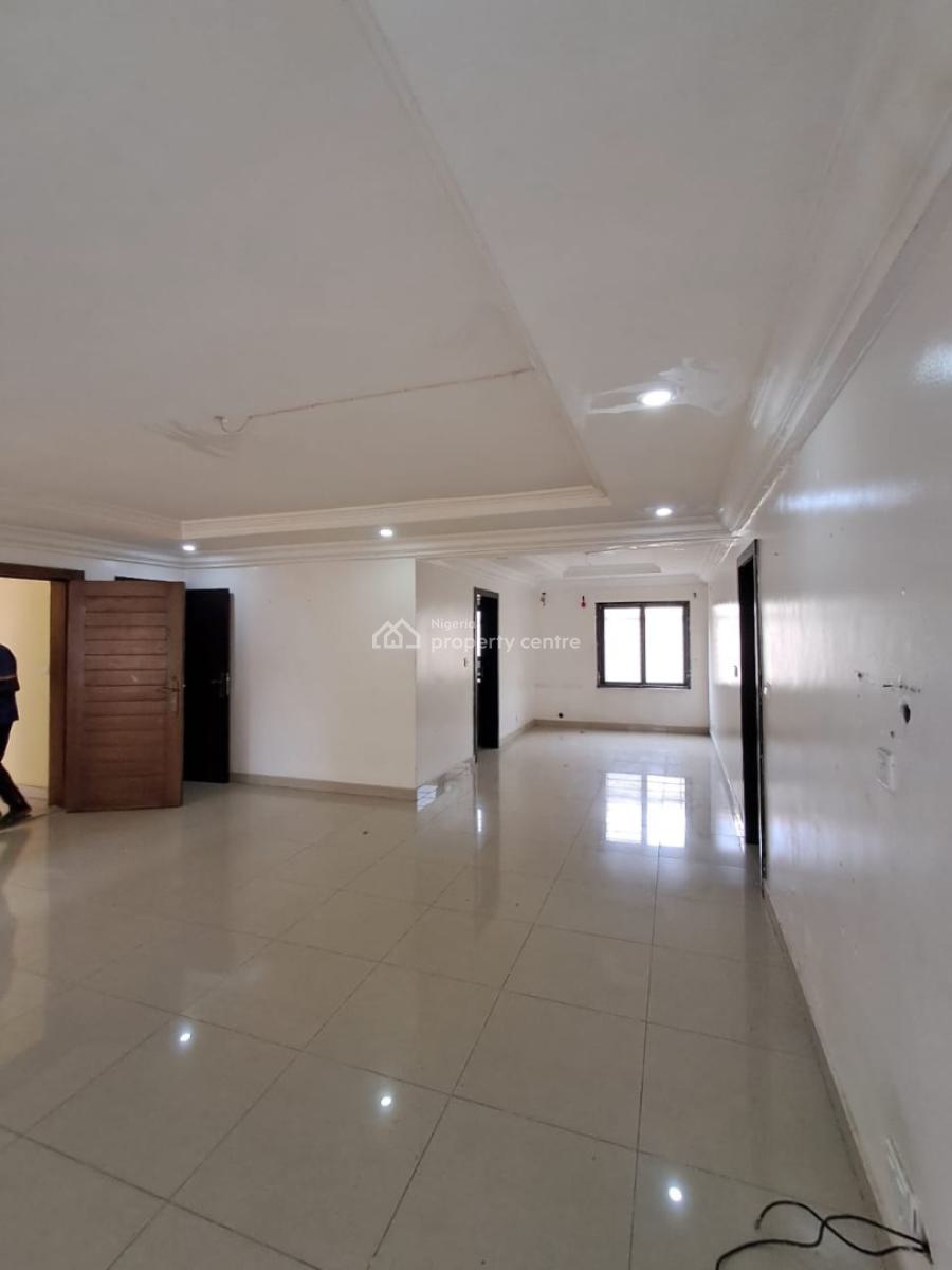 Excellent Spacious 3-bedroom Flat, Osapa, Lekki, Lagos, Flat / Apartment for Rent