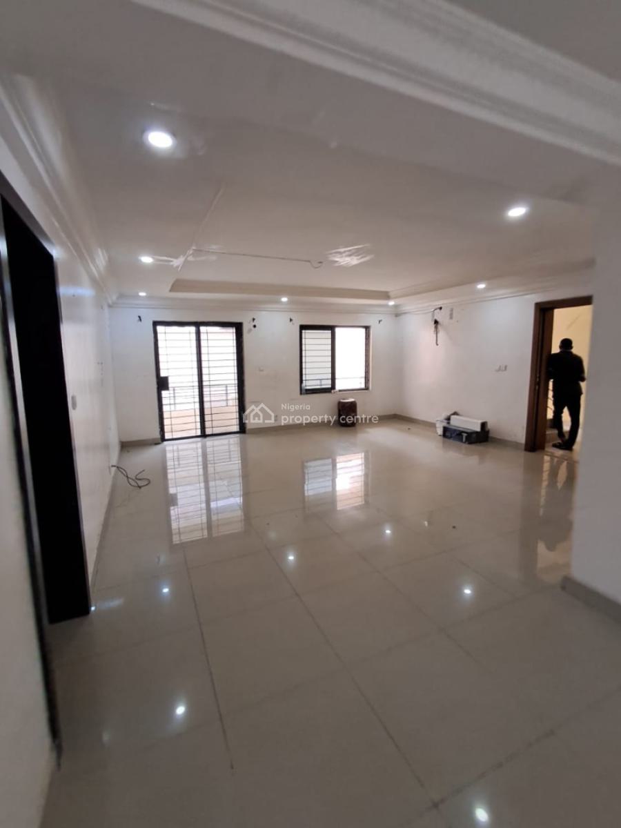 Excellent Spacious 3-bedroom Flat, Osapa, Lekki, Lagos, Flat / Apartment for Rent