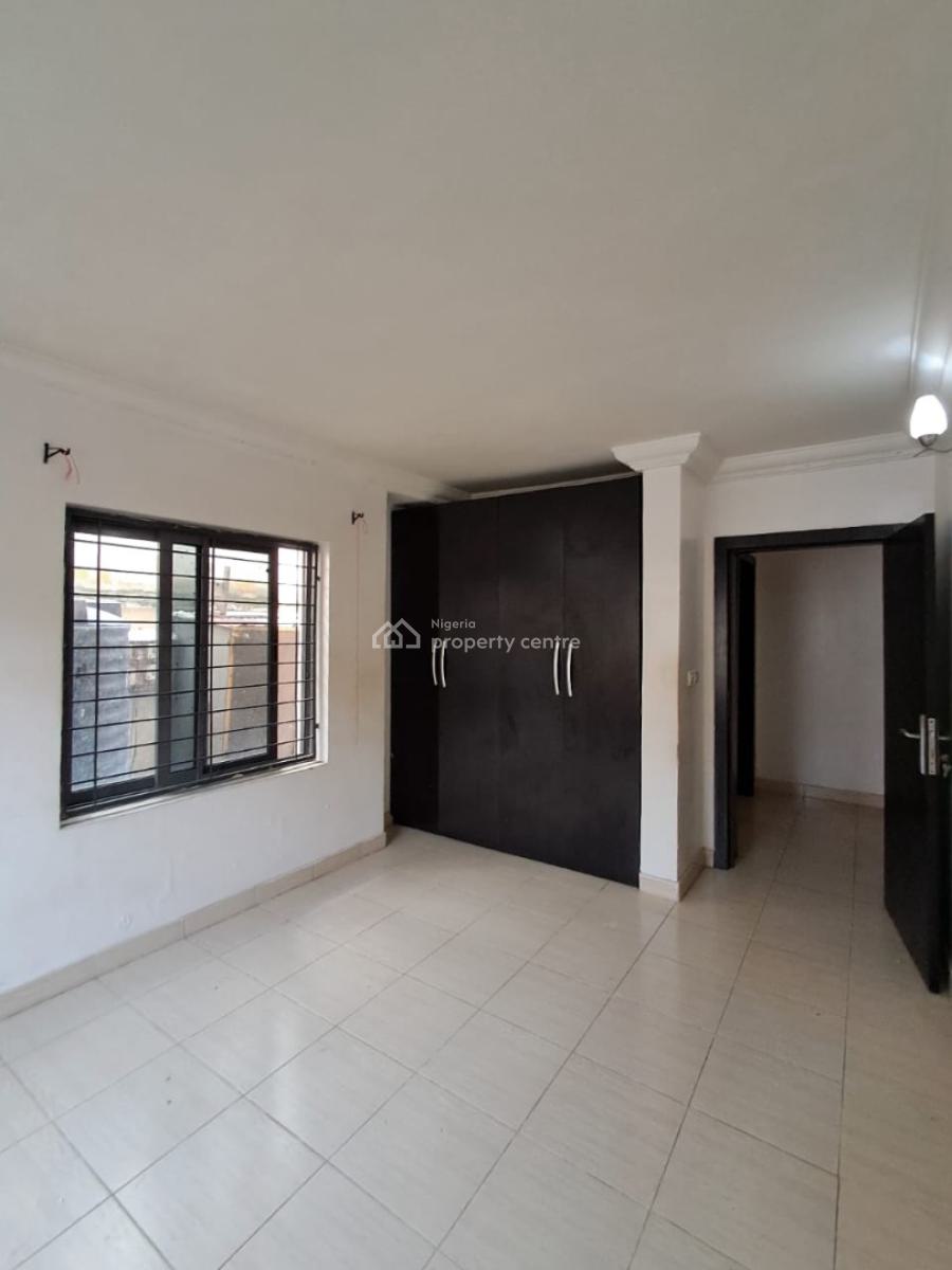 Excellent Spacious 3-bedroom Flat, Osapa, Lekki, Lagos, Flat / Apartment for Rent